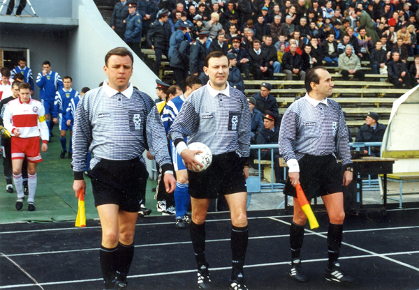 Арбітр, Голова комітету арбітрів ФФК 2006-2007 Сергій Дзюба, асистенти Юрій Власенко та Віктор Парадніков