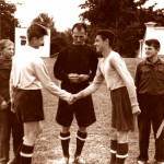 1952 р. Капітани юнацьких команд "Локомотива" Київ І.Балакін і М.Кірсанов, суддя матчу М.М.Балакін