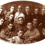 Збірна Харкова початку 20-х років (зліва направо):  внизу – Норов, Левін, Бем, Вінников; середній ряд – Капустін, Чекмарьов, Блях, Кротов; верхній ряд – Курабо, Алфьоров, …, С.Грушин, Шпаковський, В.Фомін