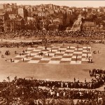 "Живі шахмати" на Червоному стадіоні. 1925 р. (попереду вул.Шота Руставелі)