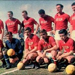 Л.Островський в збірній СРСР на Чемпіонаті світу 1962 р. в Чилі (сидить другий справа)