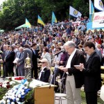 На відкритті пам'ятного матчу виступає кінорежисер К.Бреденброк